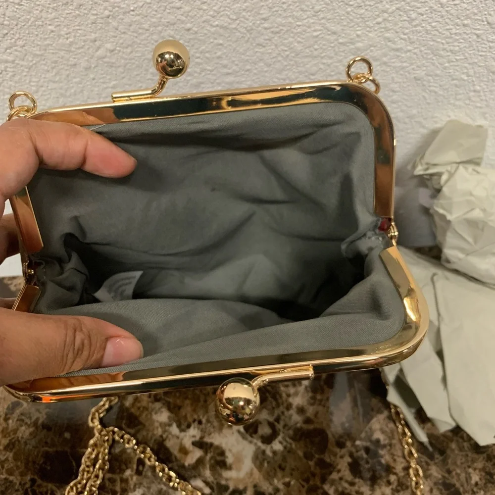 Red collection18 purse new with tag - Picture 4 of 7